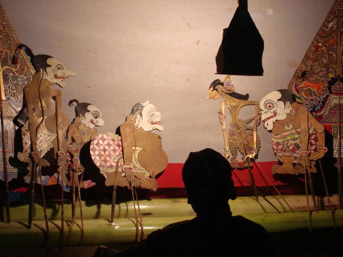 Monolog story teller alias Dalang wayang kulit,the javanes… | Flickr