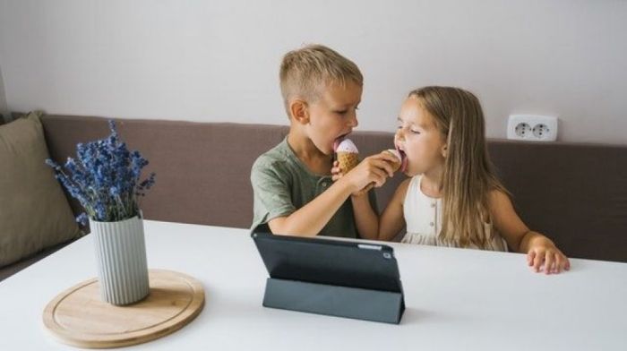 Akibat anak sering makan es krim