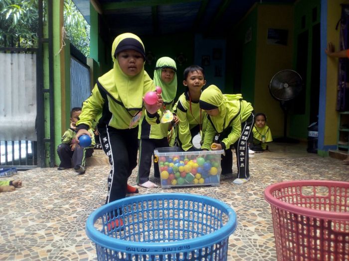 Permainan rakyat anak anak talang mamak di indragiri hulu dinamakan