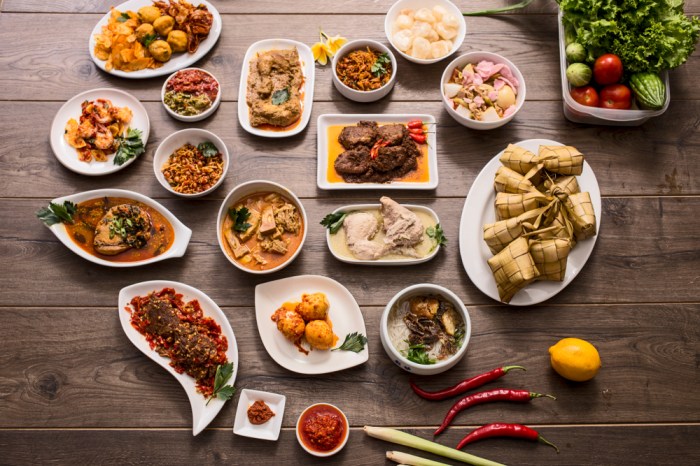 11 Makanan Tradisional Khas Indonesia dan Daerah Asalnya – InformaZone