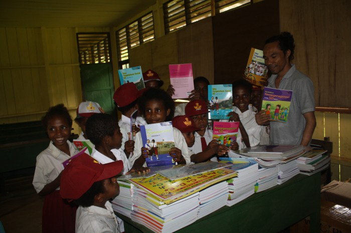 Cara Mengajar Anak Sd Kelas 1 Membaca / Mengajari Anak Membaca Menulis ...