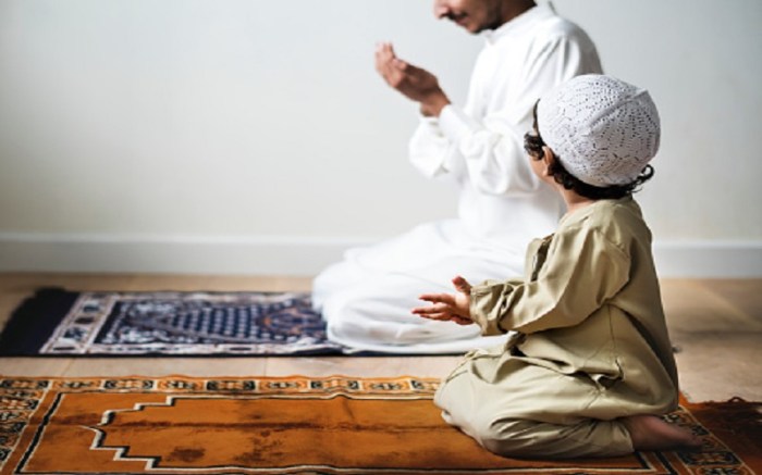 Bahas Tentang Mendidik Anak, Ternyata Ini 4 Pesan Penting dari Surah ...