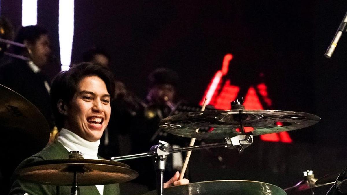 Alat musik ritmis adalah alat musik yang