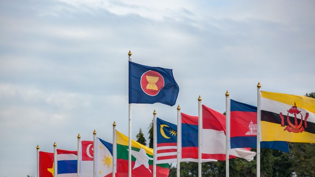 Daftar Negara ASEAN dan Keunikannya Masing-Masing – Gramedia Literasi
