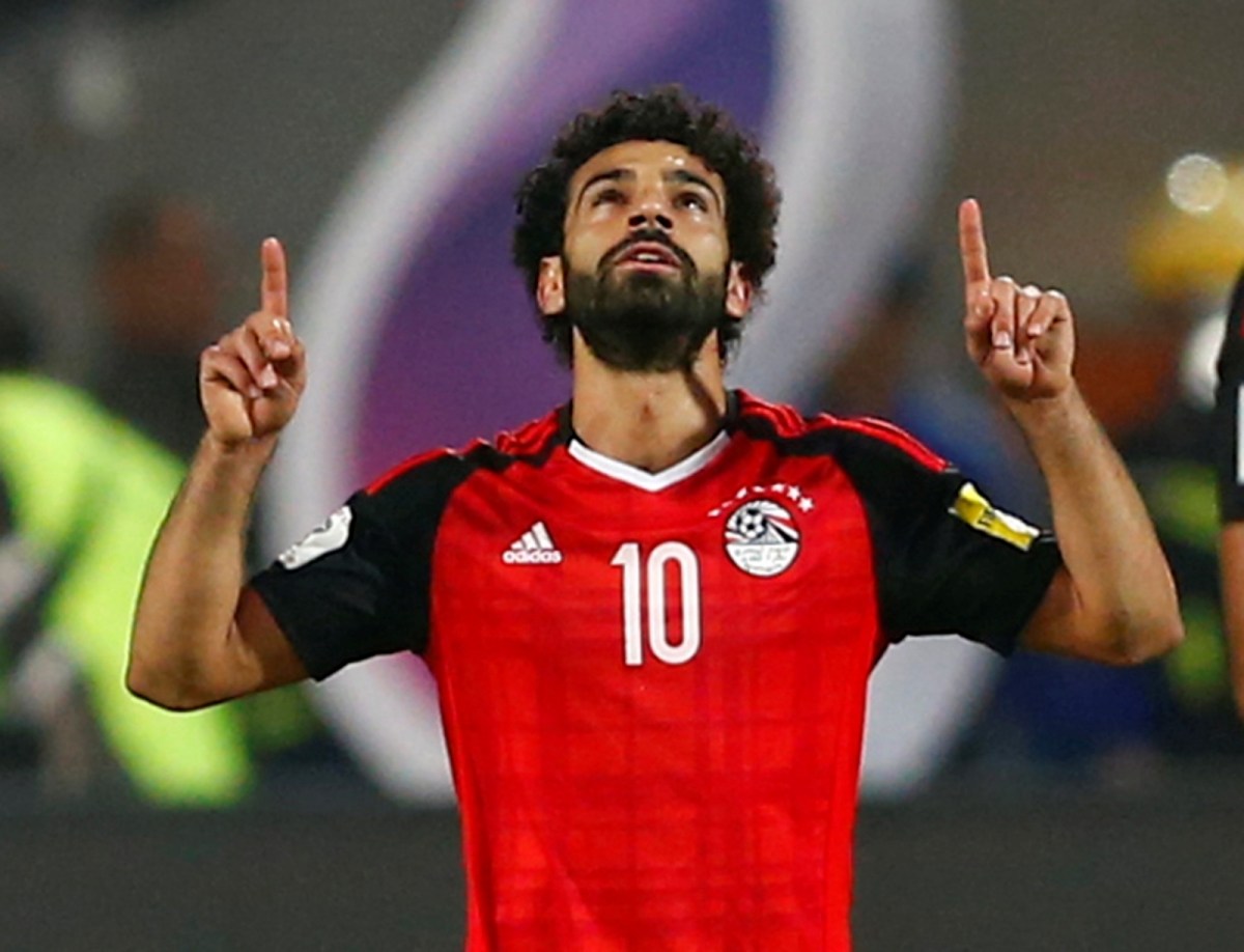 Salah satu kewajiban warga negara terhadap negaranya adalah